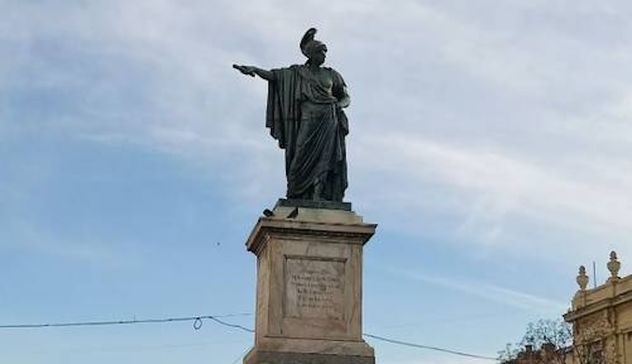 Cagliari, 4 aprile 1860: venne posizionata la statua di Carlo Felice 