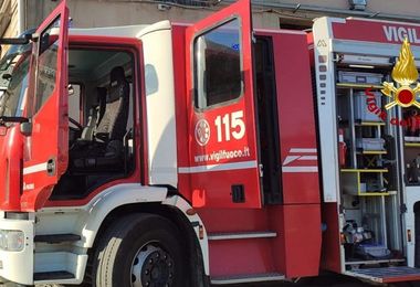 Incendio vicino alla strada, chiusa al traffico la Statale 129 a Silanus 