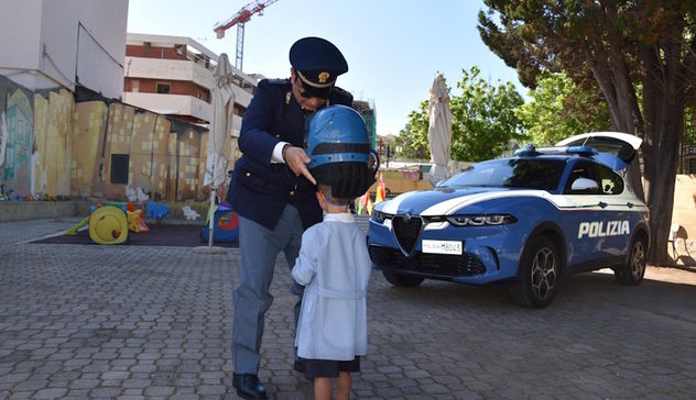 Alghero, la Polizia incontra i piccoli alunni della scuola dell’Infanzia