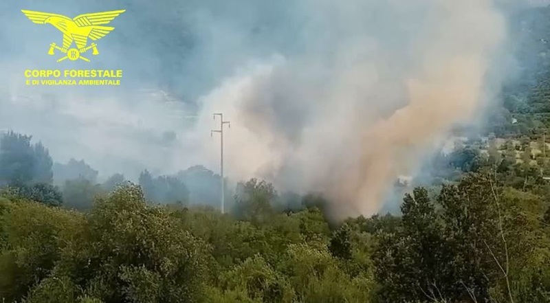 Oggi 13 incendi in Sardegna: elicotteri a Escalaplano e Dorgali