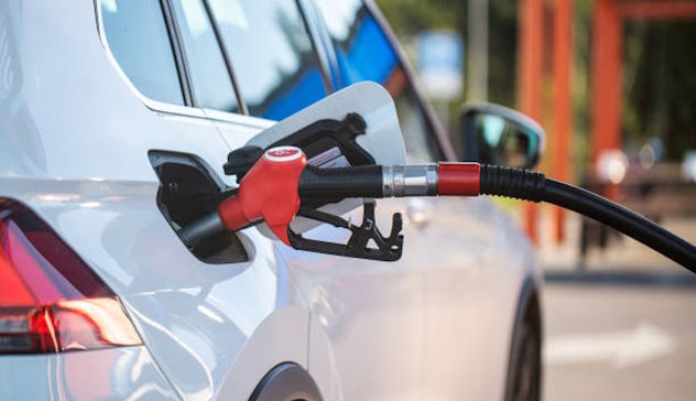 Carburanti, prezzo gasolio ai minimi da luglio 2023: quanto costa oggi