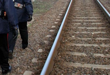 Tragedia in Abruzzo: mamma e figlioletta travolte e uccise da un treno