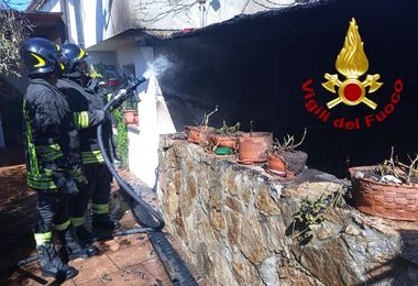 Incendio in una veranda a Cannigione