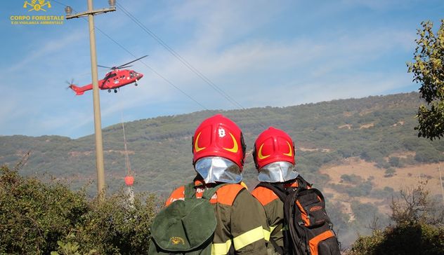 Oggi in Sardegna 17 incendi: allarme a Orgosolo, Orune e Nurri