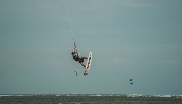 Dove è nato il kitesurf e chi lo ha inventato?