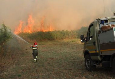 Sardegna in fiamme: elicotteri a Dolianova e Villasalto