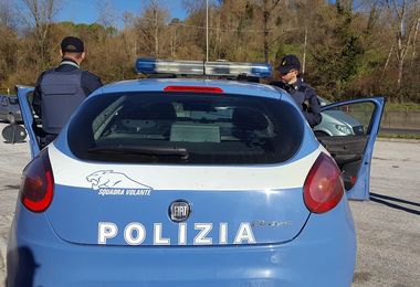 Blitz antidroga della Polizia a Cagliari: diverse persone arrestate per spaccio 