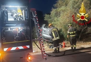 Auto vola in pineta a Caprera, due in ospedale