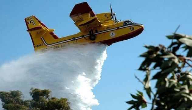 Nuovo incendio a Burgos, in azione anche due Canadair 