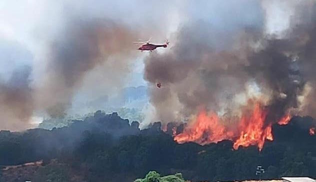 L’incendio nel Montiferru del 2021 continua a danneggiare la vegetazione