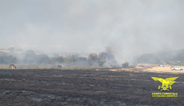 Un’altra giornata di fuoco in Sardegna: dieci incendi