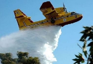 Vasto incendio nel Comune di Gairo, in azione Canadair ed elicotteri