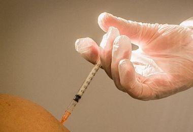 Covid, maxi-studio rivela: dopo la vaccinazione meno infarti e ictus