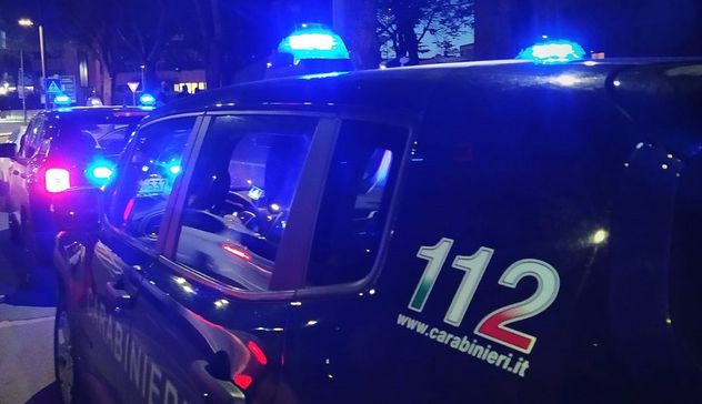 Calci e pugni in piazza a Decimomannu, due feriti 