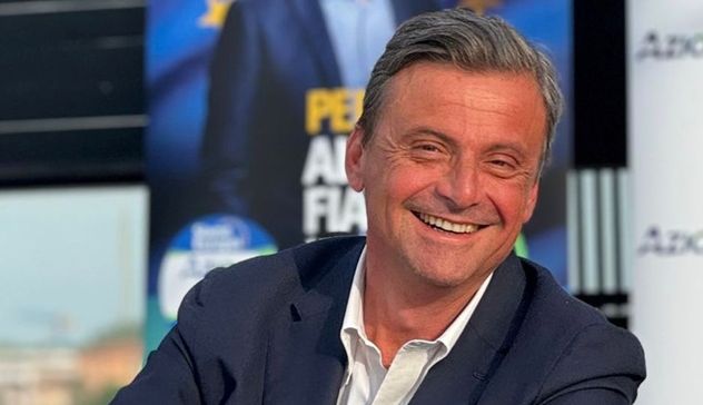 C.sinistra: Calenda, 'Renzi? Se gli è utile fa alleanza anche con CasaPound'