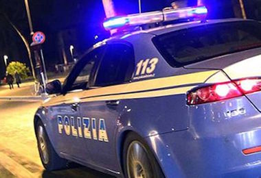 Cagliari. Occulta zaino con droga e si nasconde in bagno: arrestato 