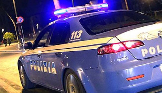 Cagliari. Occulta zaino con droga e si nasconde in bagno: arrestato 