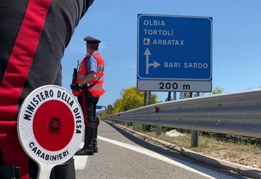 Controlli antidroga dei Carabinieri: 19enne arrestato a Tortolì