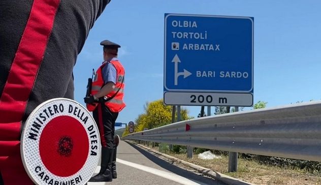 Controlli antidroga dei Carabinieri: 19enne arrestato a Tortolì