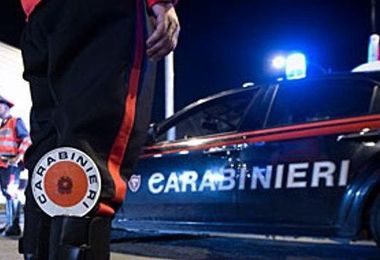 Diciottenne trovato morto in strada: forse travolto da auto pirata