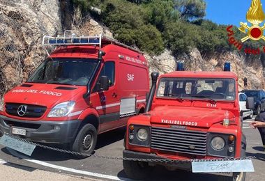 Papà e due figli si perdono a Cala Gonone: salvati dai Vigili del fuoco