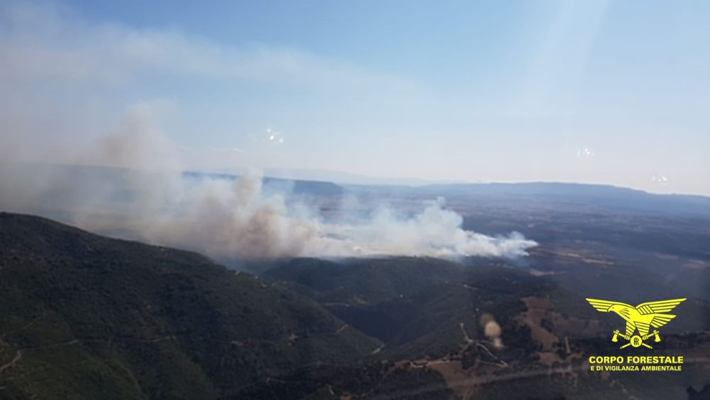 Altri dieci incendi in Sardegna: Canadair e Super Puma a Iglesias