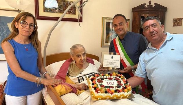 Osilo festeggia il traguardo dei 100 anni di Giovanna Campus