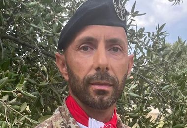 Tenta il gesto estremo da un canale, salvata da un militare dell’Esercito