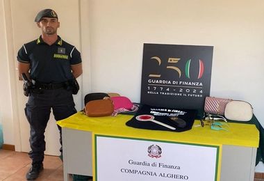 Marchi di lusso contraffatti: smantellata boutique ad Alghero