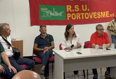 Portovesme. Todde a lavoratori in protesta: 