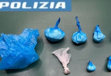 Cagliari, fermato in auto con la droga: arrestato dalla Polizia