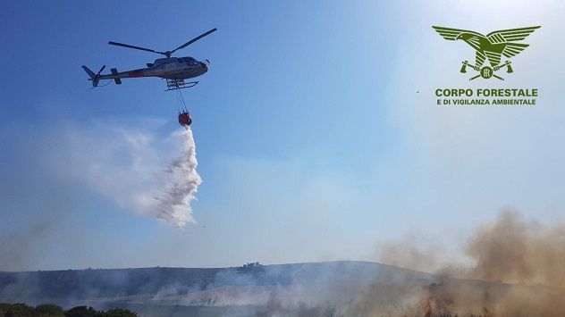 Ancora fuoco in Sardegna: oggi 9 incendi, elicottero a Borore