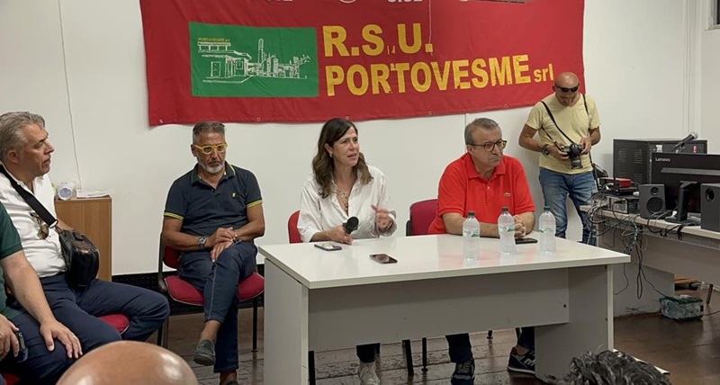 Portovesme. Todde a lavoratori in protesta: 