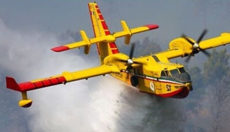 Rogo devasta il territorio fra Jerzu e Cardedu: Canadair ed elicotteri in azione