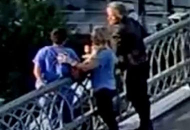 Jon Bon Jovi salva una donna che stava per gettarsi da un ponte