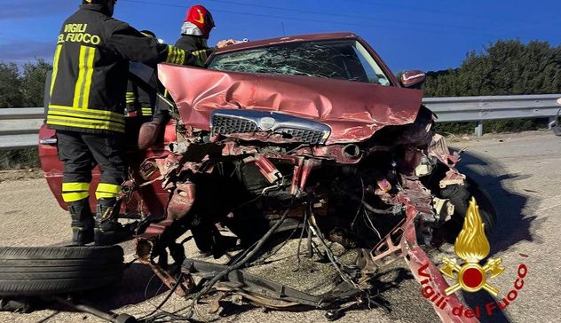 Olbia. Perde il controllo dell'auto e si schianta sul guardrail: un ferito 