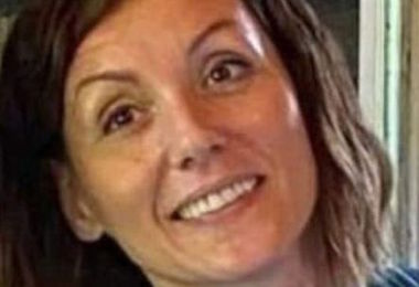 Mamma e figlioletta trovate morte abbracciate a Miane