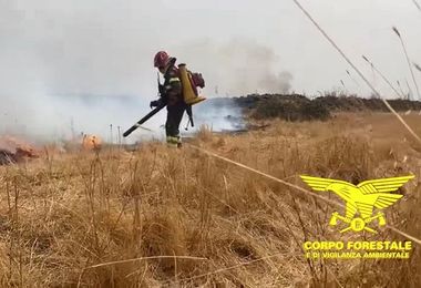 Incendio a Nuraminis: in azione un elicottero