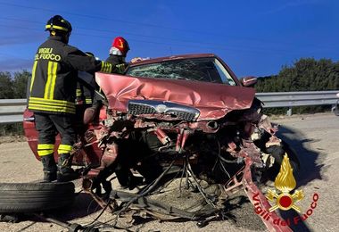 Olbia. Perde il controllo dell'auto e si schianta sul guardrail: un ferito 