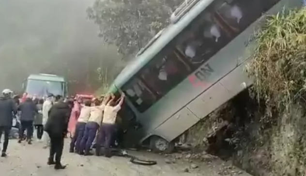 Perù. Bus esce fuori strada: feriti anche degli italiani | IL VIDEO