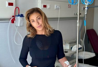 Sabrina Salerno in ospedale per asportare un nodulo maligno al seno