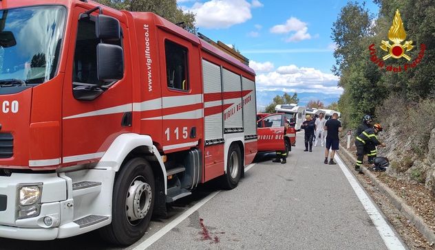 Grave incidente nel Nuorese: motociclista svizzera in codice rosso