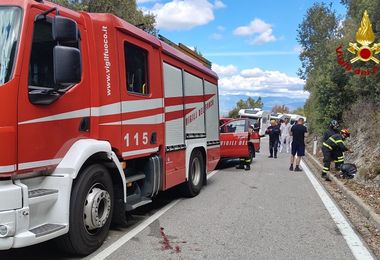 Grave incidente nel Nuorese: motociclista svizzera in codice rosso