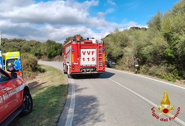 Auto esce fuori strada nel Nuorese: feriti due turisti tedeschi