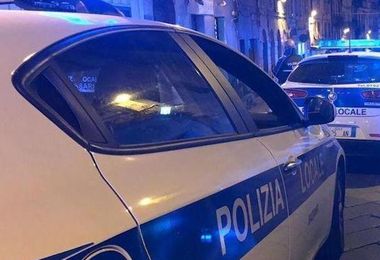 Sassari. Picchia una connazionale e aggredisce gli agenti, arrestato