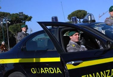 Spaccio di droga su mercato internazionale: arresti a Oristano, Catania e Udine