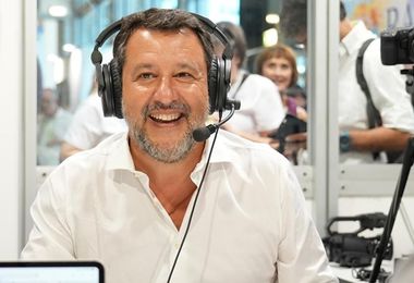 **Ddl sicurezza: Salvini, 'ridicolo parlare di Stato di Polizia, in alcuni casi c'è Stato di anarchia'**