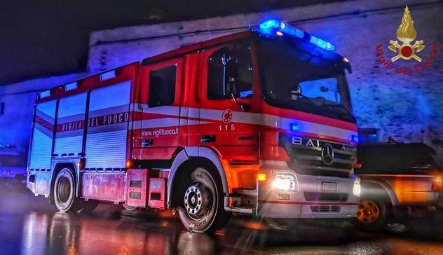 Abitazione in fiamme a Iglesias all'alba