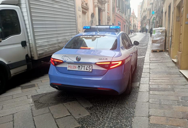 Vede la Polizia e scappa: denunciato a Sassari per spaccio