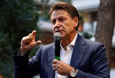 Conte contro tutti: “Renzi vuole distruggere il M5S, il Pd? Ci vuole cespugli”